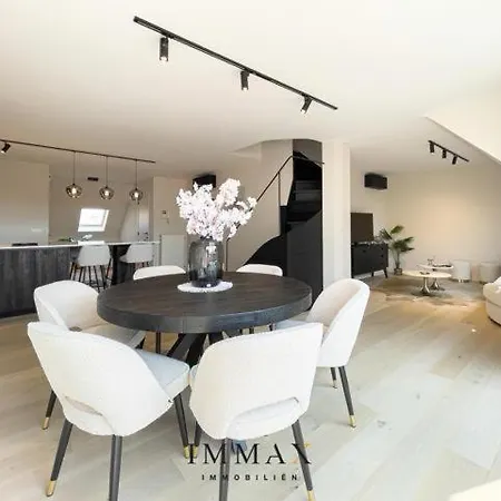 Luxueuze Duplex Penthouse アパート